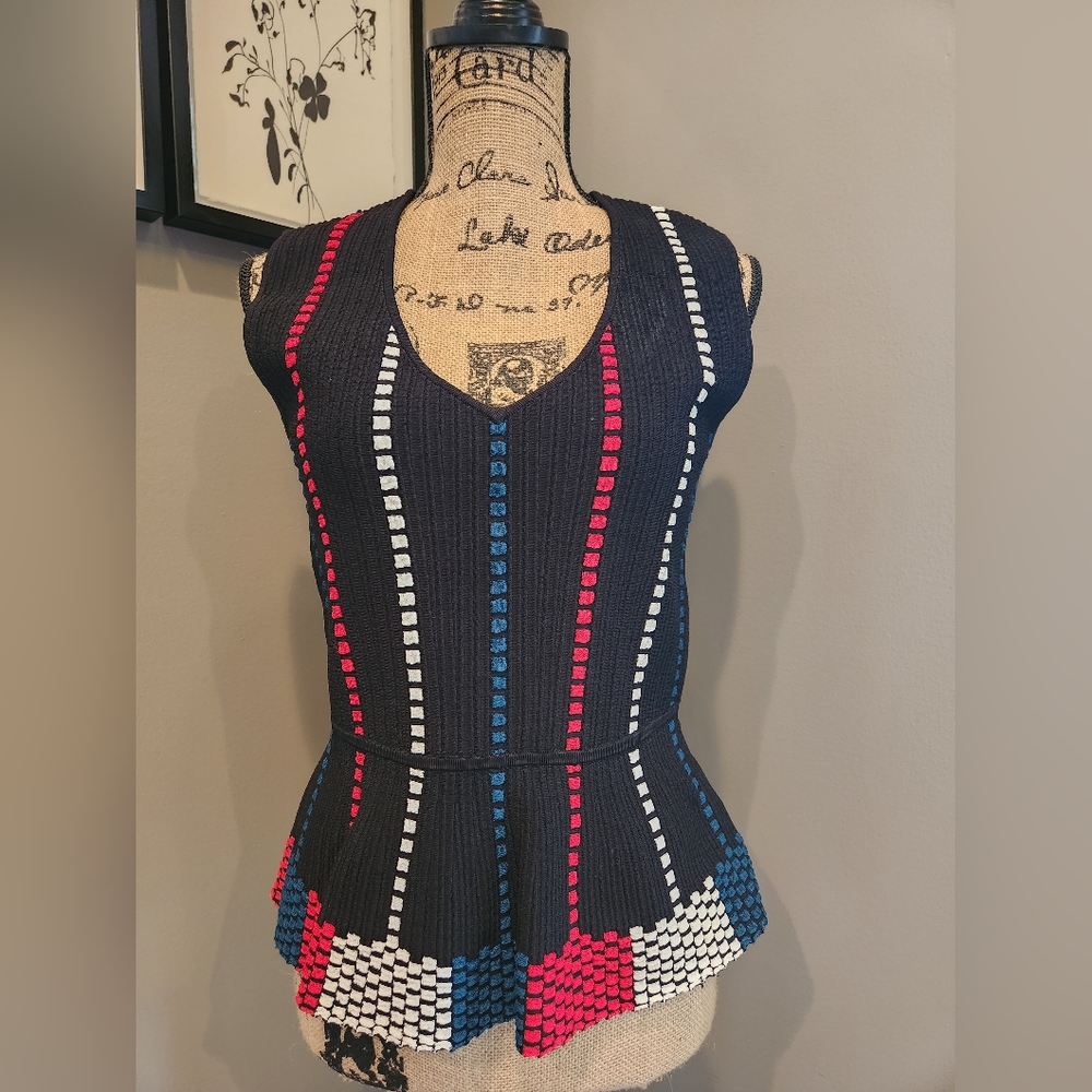 BCBGMaxAzria Top Size Small - Picture 2 of 8